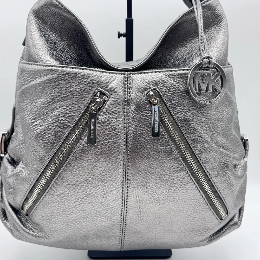New Michael Kors Evie Hobo Bag Supple Leather Front Zip Pocket Pewter Silver Met